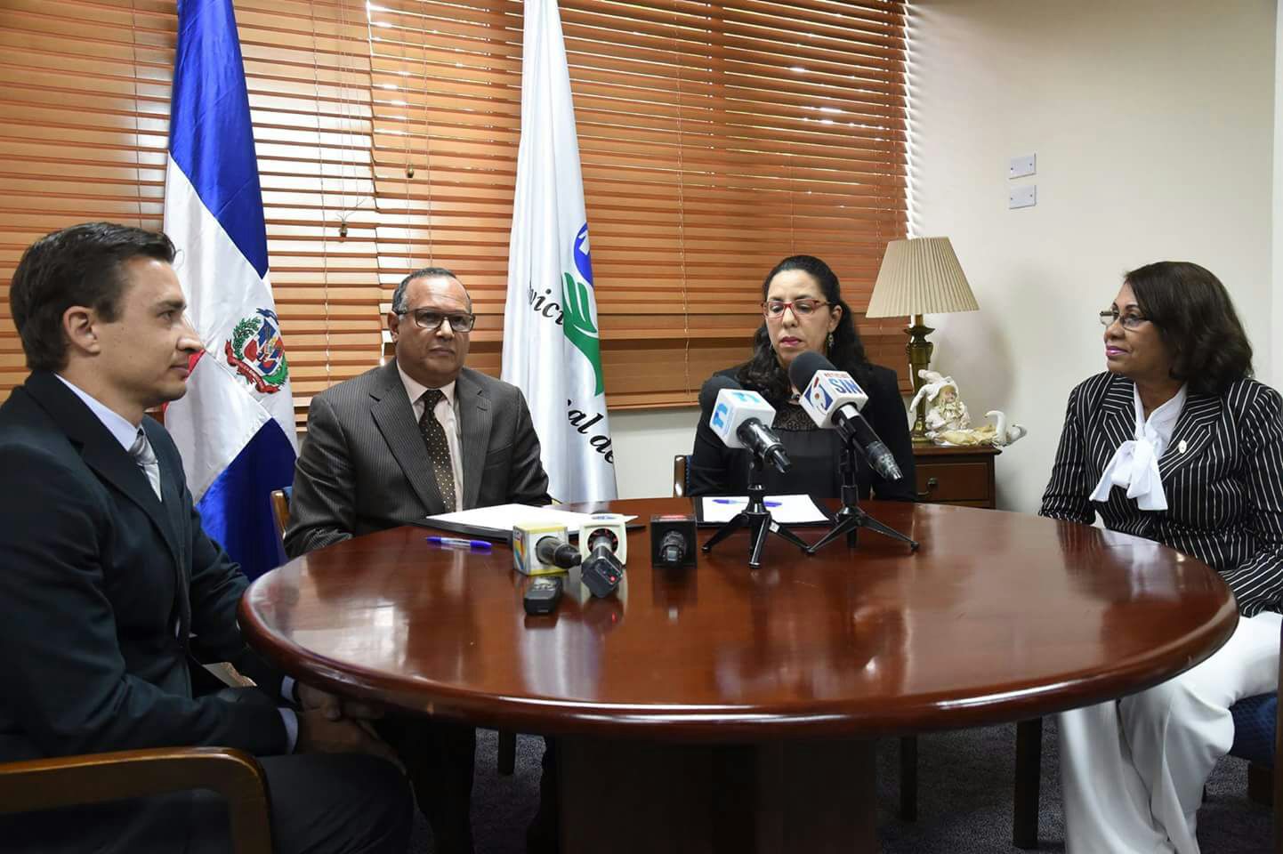 En este momento estás viendo Nelson Rodríguez Monegro  y la directora  de Society  for Family Health Dominican Republic (SFH)