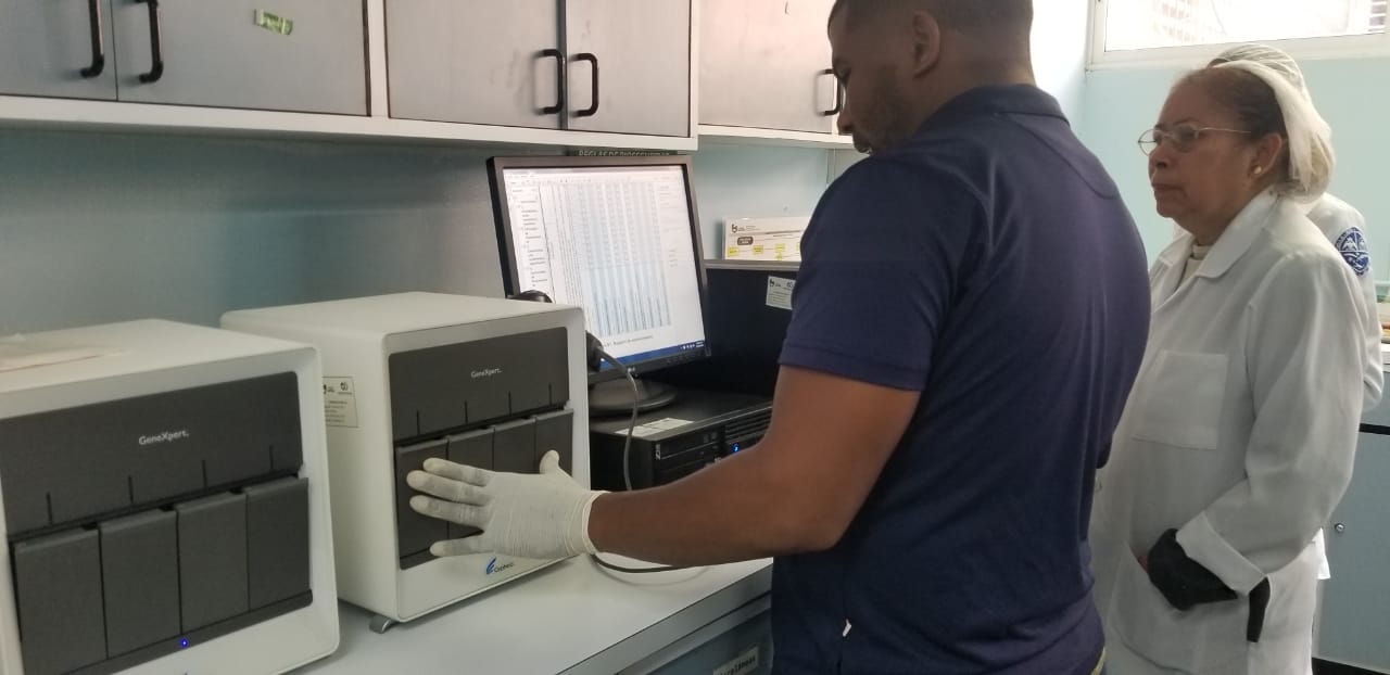 En este momento estás viendo Instalan máquinas para pruebas rápidas de tuberculosis en hospitales SRS Norcentral