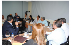 Lee más sobre el artículo Titular del SNS se reúne con directores hospitales en Santiago
