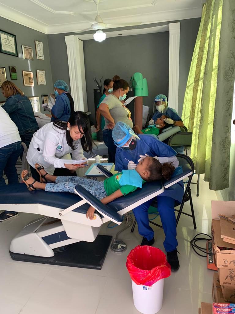 Lee más sobre el artículo Hospital Infantil Arturo Grullón realiza operativo médico para cientos de niños de Santiago Oeste