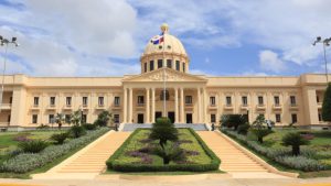 Lee más sobre el artículo Gobierno dice a médicos que las puertas del Palacio Nacional están abiertas