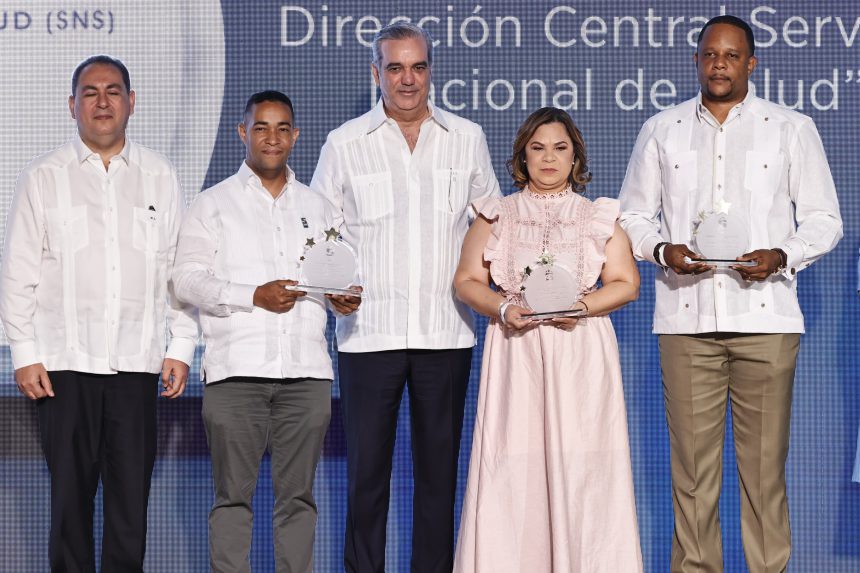 Lee más sobre el artículo Presidente Abinader encabeza premiación Programa Desempeño SNS