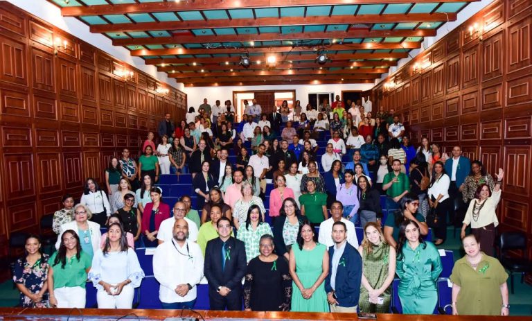 Lee más sobre el artículo SRS Cibao Norte realiza conferencia “Conectando con el Bienestar” para conmemorar Día Salud Mental