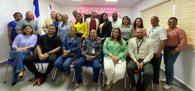 Lee más sobre el artículo SRS Cibao Norte socializa con personal hospitalario la “Gestión de Residuos Peligrosos”